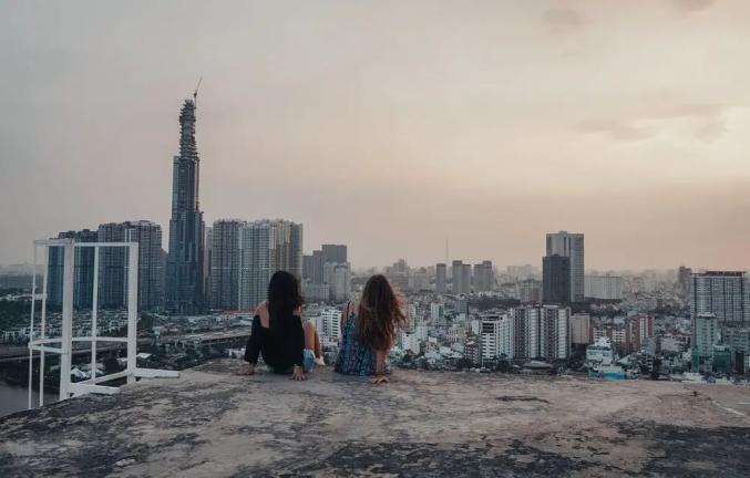 如何在篮球冬令营中加强体能训练?_2